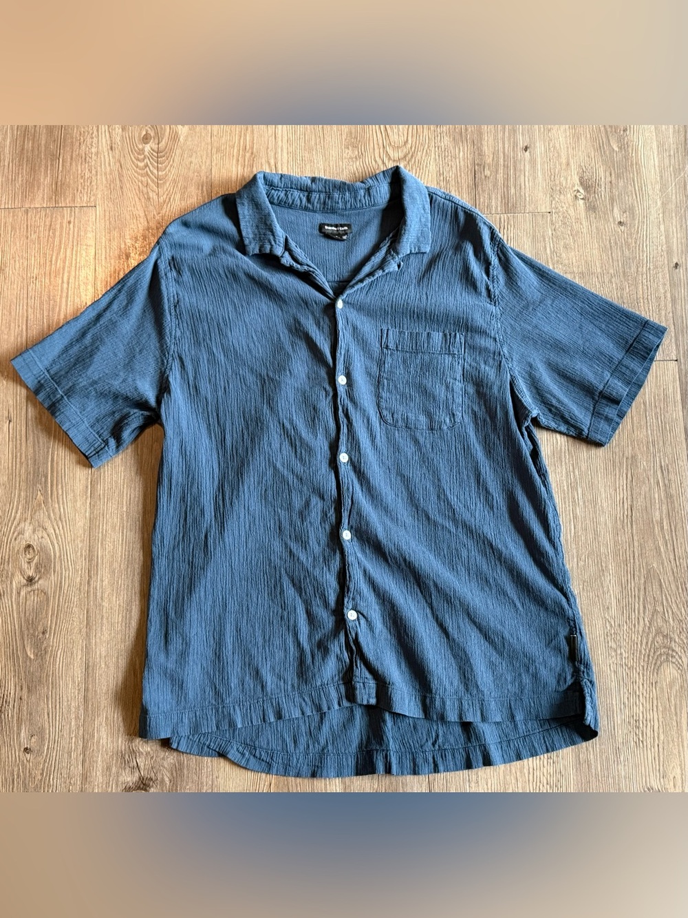 Men’s Large Urban Outfitters Standard Cloth Crinkle-Style Button Up, Navy